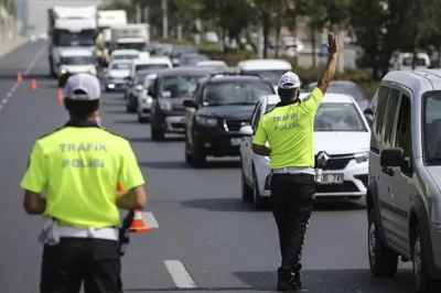 Trafikte polis çevirmesi, Trafik sigortası poliçesi taşımak zorunlu mu? Kaybedilirse ne yapılmalı?